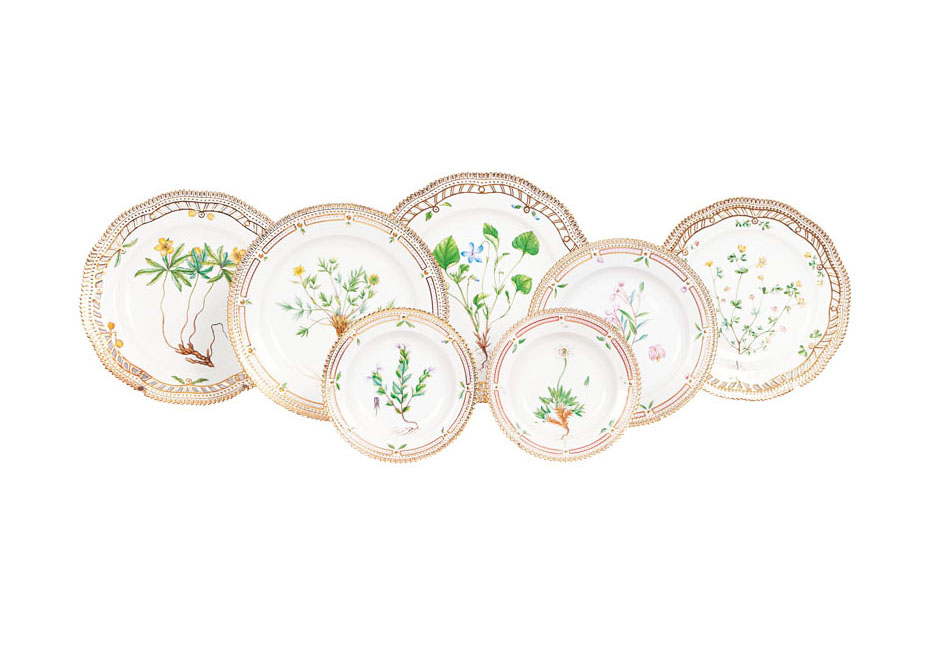 A set of 7 plates 'Flora Danica'
